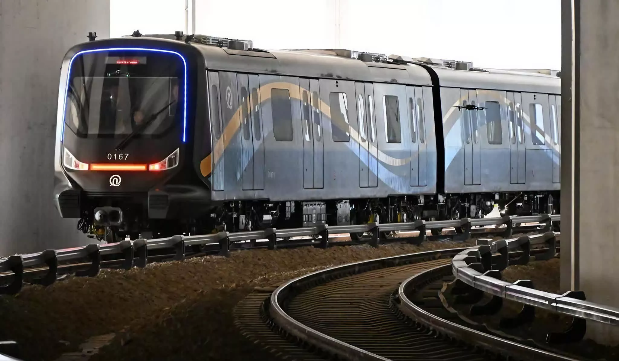 World's first carbon fiber metro train hits the tracks in China